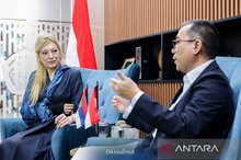 Minister of Higher Education, Science, and Technology Brian Yuliarto (right) receives Serbian Ambassador to Indonesia Ivana Golubović-Duboka (left) at the Ministry’s office in Jakarta, Friday (July 18, 2025).