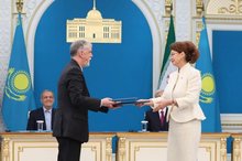 Iran and Kazakhstan sign MoU on cinematic cooperation