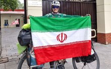 Iranian female cyclist touring Asia arrives in Vietnam