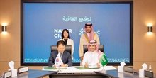 Officials from Naver Cloud and NHC Innovation attend a signing ceremony for a contract to establish a new joint venture, Naver Innovation, in this undated file photo provided by Naver Corp. (PHOTO NOT FOR SALE) (Yonhap)