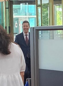 U.S. Senior Bureau Official Sean O'Neill of the State Department's Bureau of East Asian and Pacific Affairs arrives at the foreign ministry in Seoul for talks with Seoul officials on June 13, 2025. (Yonhap)