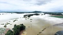 Tens of thousands stranded as massive flooding inundates Australia's New South Wales