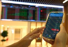 FTSE Russell has decided to upgrade Vietnam’s stock market from “frontier” to “secondary emerging” status. (Illustrative photo: VNA)