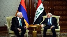 Iraqi President Abdul Latif Jamal Rashid (right), Armenian President Vahagn Khachaturyan (left)