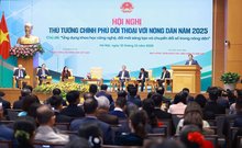 Prime Minister Pham Minh Chinh holds his 2025 dialogue with farmers on December 10. (Photo: VNA)