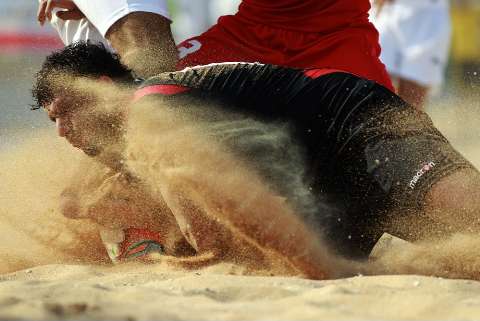 Bahrain Qualifies For Semifinals For Beach Soccer Championship 2013 