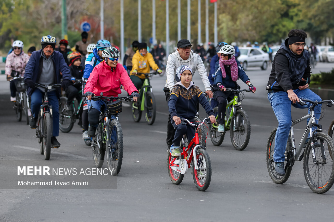 family cycling event in Qazvin