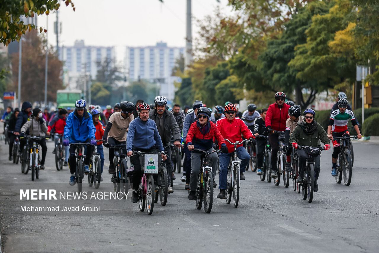 family cycling event in Qazvin