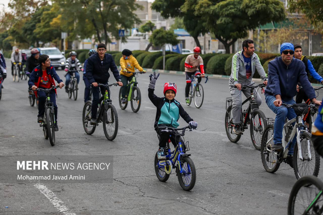 family cycling event in Qazvin