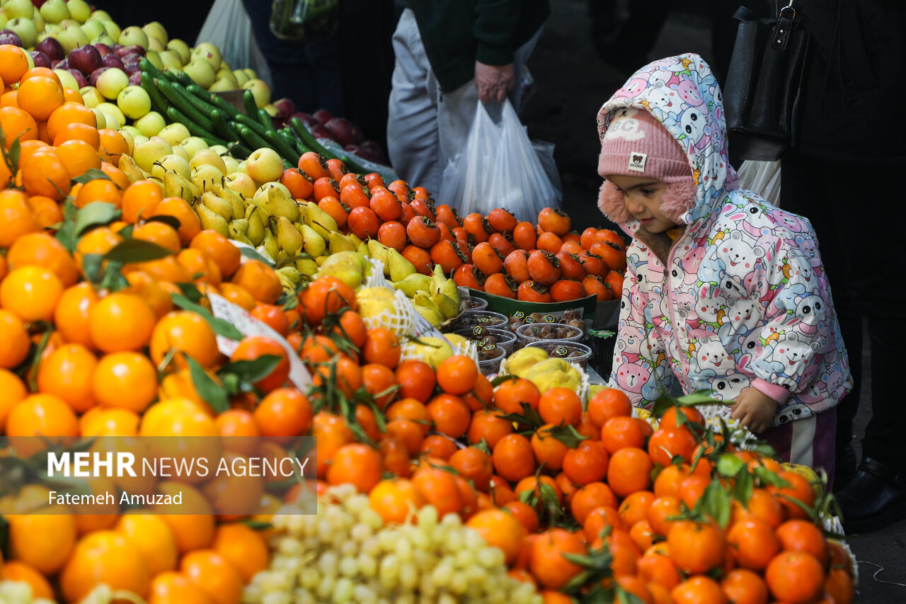 Sanandaj Bazaar on eve of “Yalda Night”