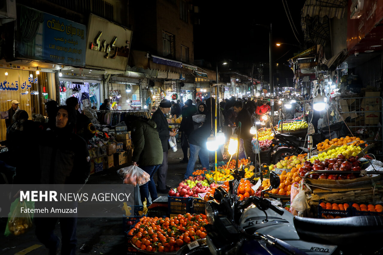 Sanandaj Bazaar on eve of “Yalda Night”