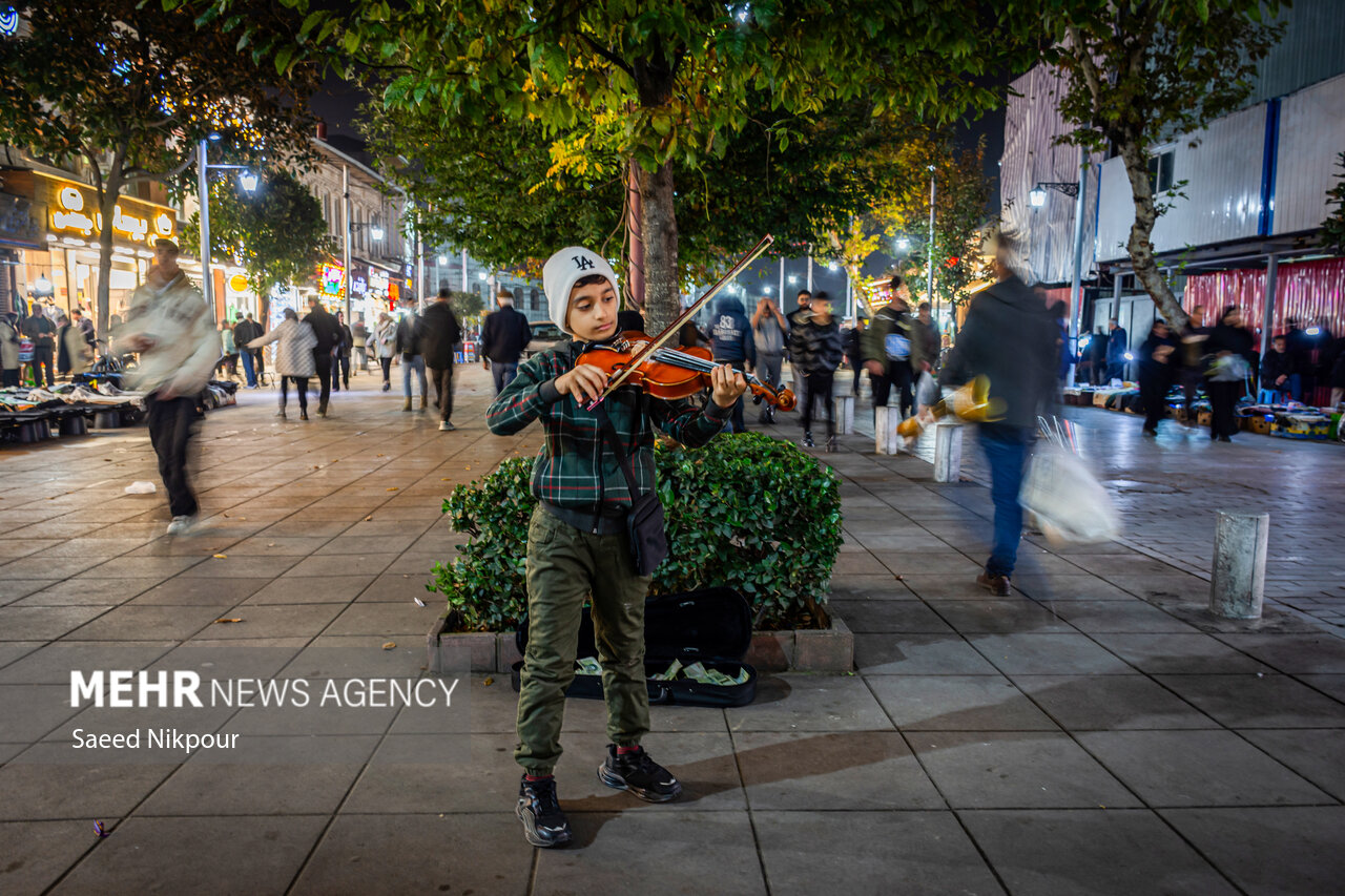 Beautiful nightlife in Iran's north, Rasht