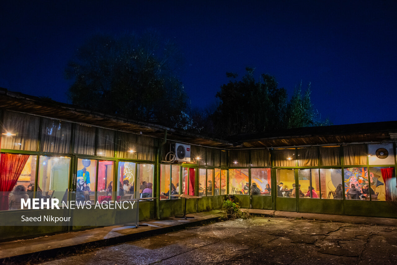 Beautiful nightlife in Iran's north, Rasht