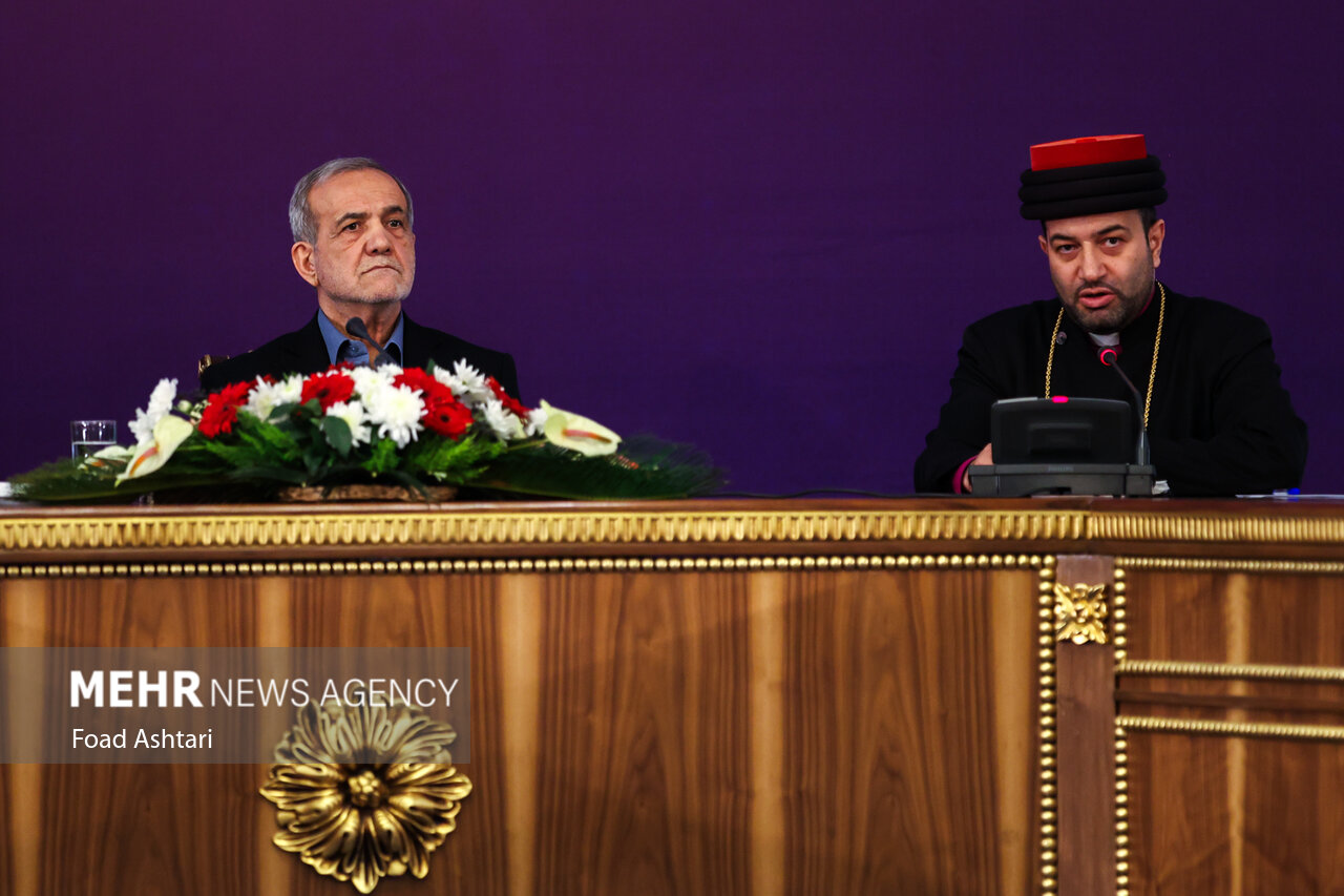 Pezeshkian meeting with Christians of Iran, religious leaders