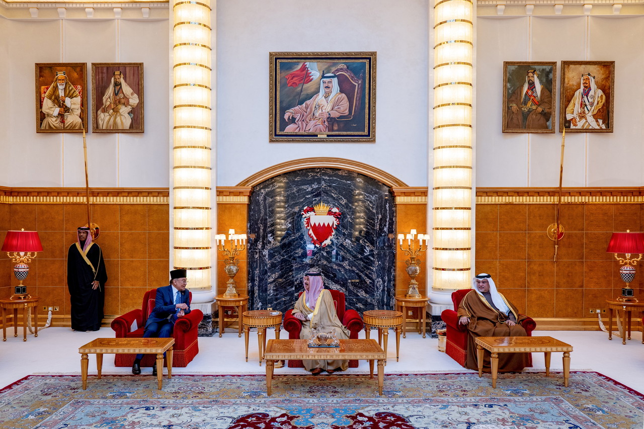  Anwar Ibrahim had an audience with the King of Bahrain, King Hamad Isa Al Khalifa, at Sakhir Palace  as part of his official visit to the country recently. --fotoBERNAMA (2025) COPYRIGHT RESERVED