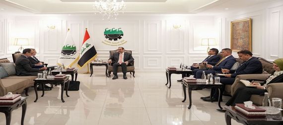Minister of Industry Khaled Battal Al-Najm (center), French Ambassador Patrick Durel (left)