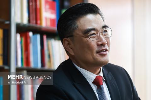 South Korea Ambassador visits Mehr News Agency, Tehran Times