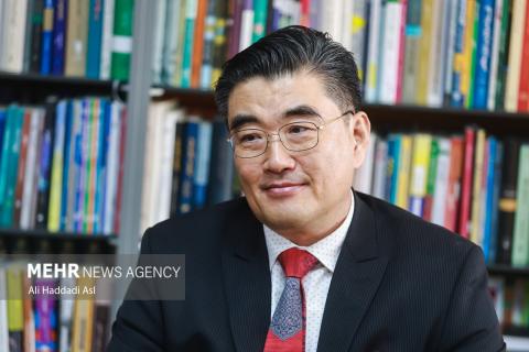 South Korea Ambassador visits Mehr News Agency, Tehran Times