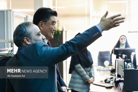 South Korea Ambassador visits Mehr News Agency, Tehran Times