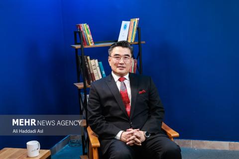 South Korea Ambassador visits Mehr News Agency, Tehran Times