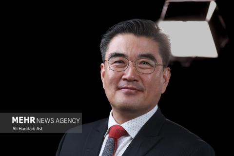 South Korea Ambassador visits Mehr News Agency, Tehran Times