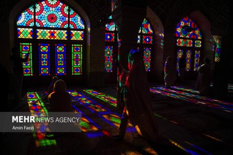 Foreign tourists visit Nasir al-Mulk Mosque in Shiraz