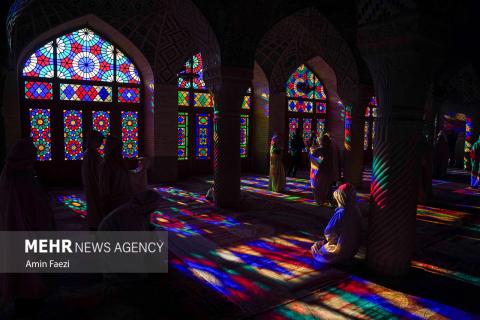 Foreign tourists visit Nasir al-Mulk Mosque in Shiraz