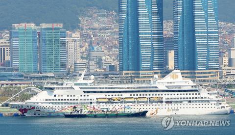 Chinese group tourists in Busan