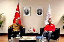 Indonesian Minister of Industry Agus Gumiwang Kartasasmita (left) holds a bilateral meeting with Turkish Minister of Industry and Technology Mehmet Fatih Kacir (right) in Istanbul, Turkey, Saturday (September 20, 2025).
