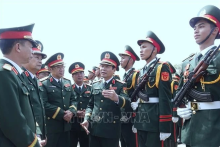 General Nguyen Tan Cuong, Chief of the General Staff of the Vietnam People's Army and Deputy Minister of National Defence, inspects the training. (Photo: VNA)