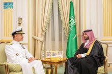 Defense Minister Meets Chief of US Central Command 