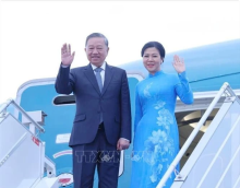 General Secretary of the Communist Party of Vietnam Central Committee To Lam and his spouse leave Minsk for Hanoi in the evening of May 12. (Photo: VNA)