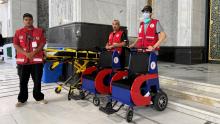 Saudi Red Crescent Deploys Electric Wheelchair to Enhance Response at Grand Mosque 