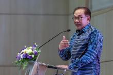 KUALA LUMPUR, March 21  (Bernama) -- Malaysia's Prime Minister Anwar Ibrahim became the first leader to congratulate Prabowo Subianto, who was yesterday announced as the official winner of the Indonesian Presidential Election (Pilpres) 2024.