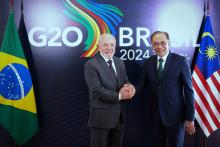 RIO DE JANEIRMalaysia's Prime Minister Datuk Seri Anwar Ibrahim exchanges a handshake with Brazilian President Luiz Inácio Lula da Silva during his official visit and attendance at the Group of 20 (G20) Summit 2024, where Malaysia is participating as a guest country.  --fotoBERNAMA (2024) COPYRIGHT RESERVED