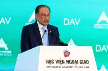 HANOI, Feb 26 – Prime Minister Datuk Seri Anwar Ibrahim delivers his keynote address at the second ASEAN Future Forum here today.  In his speech, he reaffirms Malaysia's commitment to MADANI values and its aspirations as the ASEAN Chair for 2025.  He also outlines Malaysia's key priorities and achievements for the year, including efforts to foster inclusive and sustainable economic growth, drive digital transformation, address climate change, and advance renewable energy initiatives.  -- fotoBERNAMA (2025) 