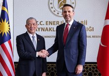  Malaysian Deputy Prime Minister  Fadillah Yusof (left) pays a courtesy call on Türkiye’s Minister of Energy and Natural Resources, Alparslan Bayraktar (right), to discuss potential cooperation in the area of energy transition.