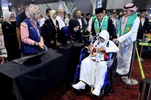 A total of 284 Malaysian pilgrims departed for the Holy Land early on Tuesday, marking the beginning of this year’s Haj season.     The first group left Kuala Lumpur International Airport (KLIA) at 4.05 am aboard Malaysia Airlines flight MH8050 and is expected to arrive at Prince Mohammad Bin Abdulaziz International Airport, Madinah, at 7.50 am Saudi Arabian time.