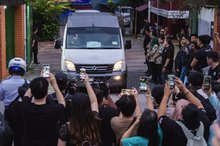 Malaysia Bids Farewell To Giant Pandas Fu Wa, Feng Yi After 10-Year Stay