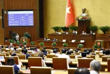 The National Assembly adopts a resolution on the socio-economic development plan for 2025 on November 12.  (Photo: VNA)