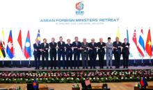 Heads of delegations and delegates at the ASEAN Foreign Ministers' Retreat. (Photo: VNA)