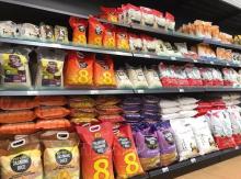 Vietnamese rice products are sold at a supermarket in the UK. (Photo: VNA)