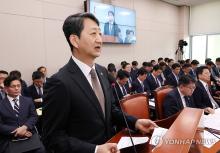 Industry Minister Ahn Duk-geun speaks to the parliamentary committee on trade and industry at the National Assembly in western Seoul on April 9, 2025. (Yonhap)