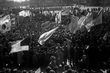 Chinese and Korean residents of Dunhua, Manchuria, welcome soldiers of the Red Army's 1st Far Eastern Front who have liberated Manchuria from Japanese invaders. Dunhua, August 1945 Alexander Stanovov / RIA Novosti