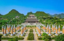 Tam Chuc tourist area - a renowned spiritual destination in Ha Nam (Photo: VNA)