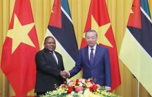 Party General Secretary and State President To Lam (right) with Mozambican President Filipe Jacinto Nyusi in Hanoi on September 9 (Photo: VNA). — 