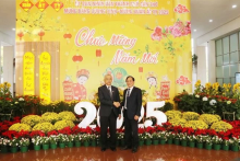 Vice Chairman of the Can Tho city People's Committee Nguyen Ngoc He (right) and Vice President of Lao NA Sommad Pholsena. (Photo: VNA)