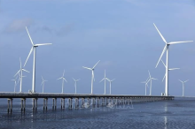 Wind turbines constructed off the coast of Ca Mau. (Photo: VNA)