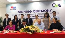 At the signing ceremony (Photo: VNA)