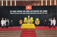 The body of Party General Secretary Nguyen Phu Trong is laid in state at the National Funeral Hall in Hanoi. (Photo: VNA)
